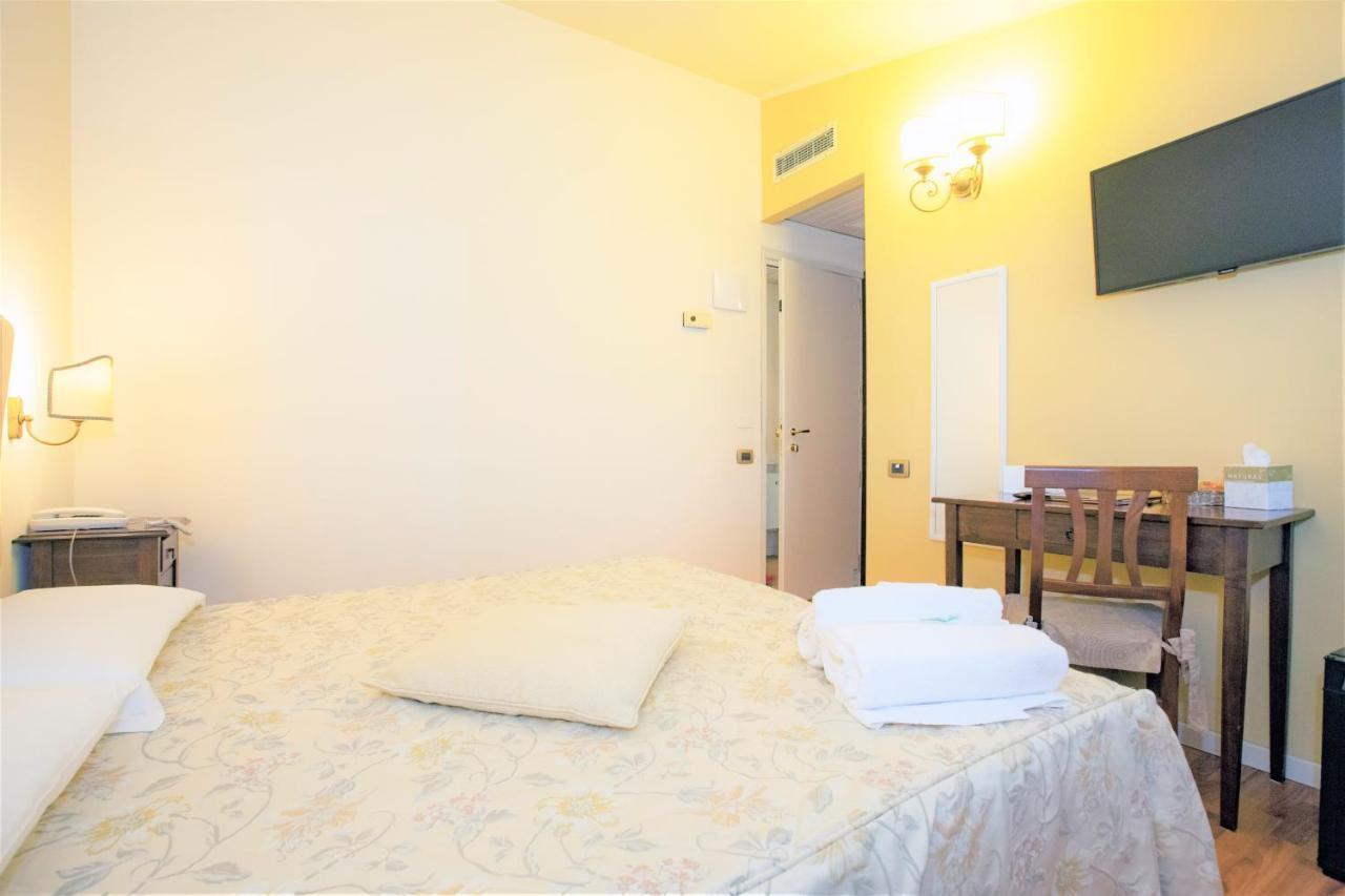Hotel Arcobaleno Siena Exterior foto