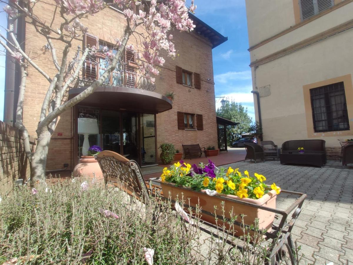 Hotel Arcobaleno Siena Exterior foto