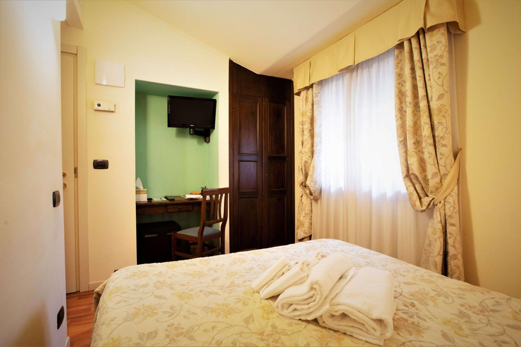 Hotel Arcobaleno Siena Exterior foto