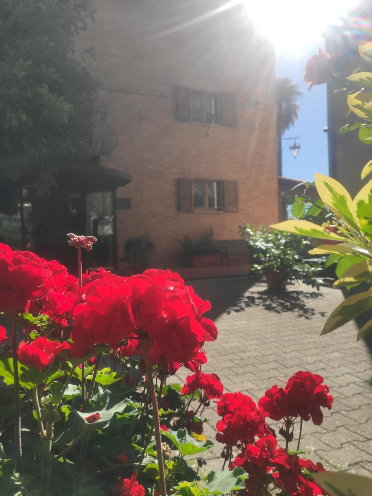 Hotel Arcobaleno Siena Exterior foto
