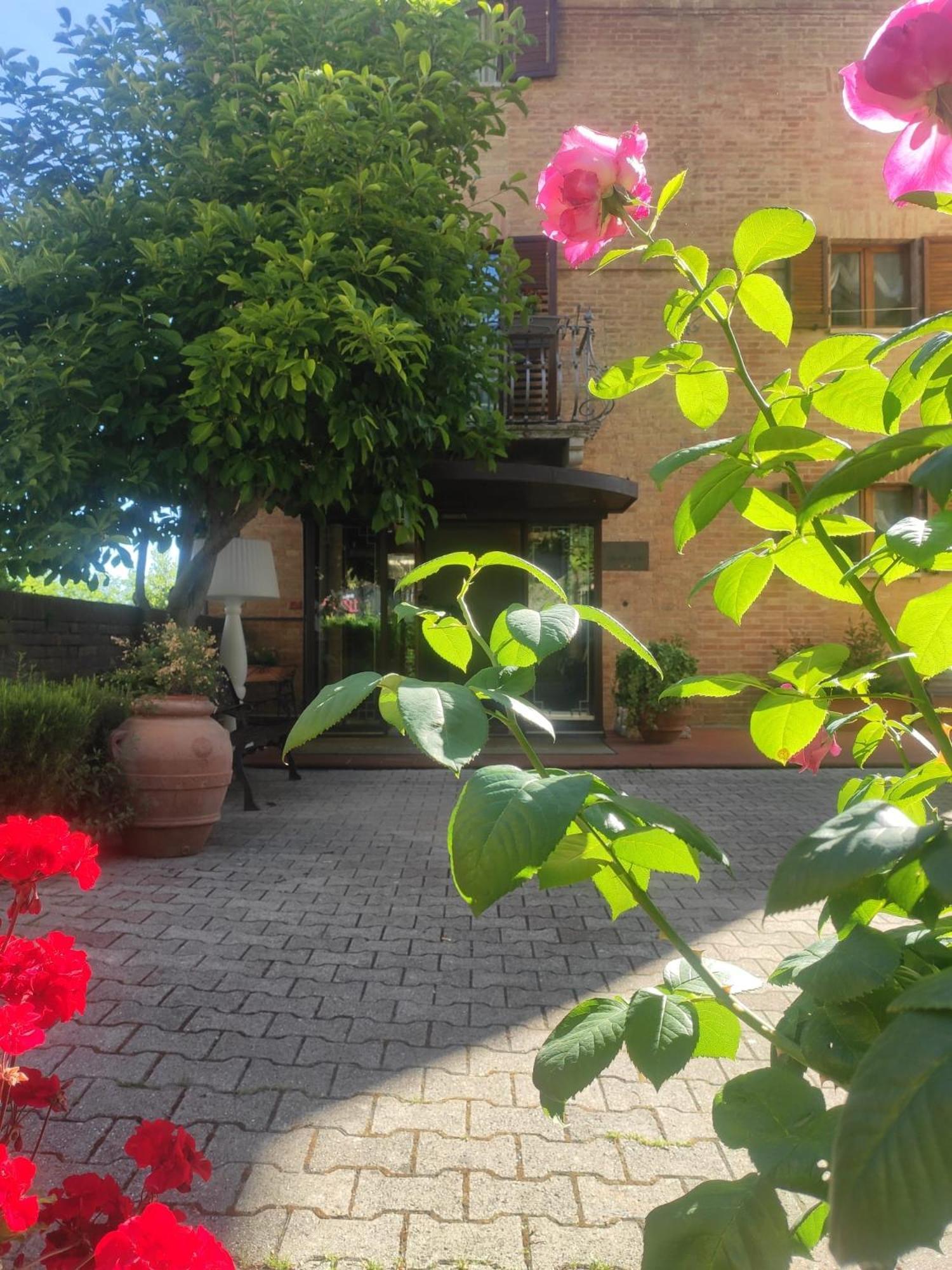 Hotel Arcobaleno Siena Exterior foto