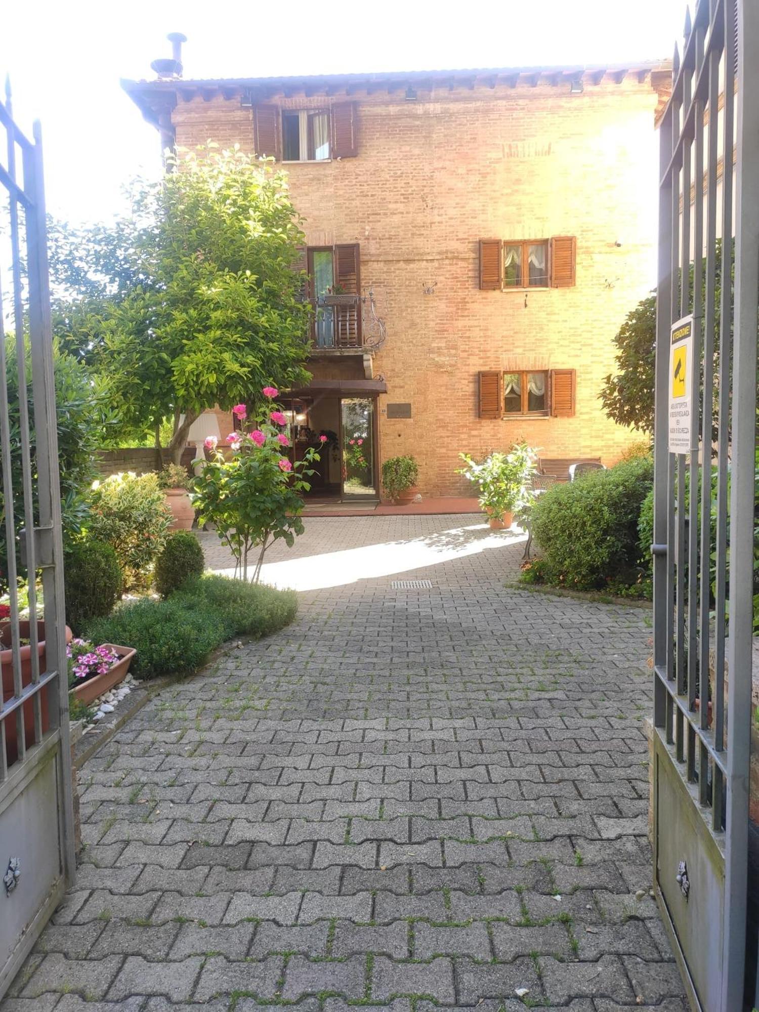 Hotel Arcobaleno Siena Exterior foto