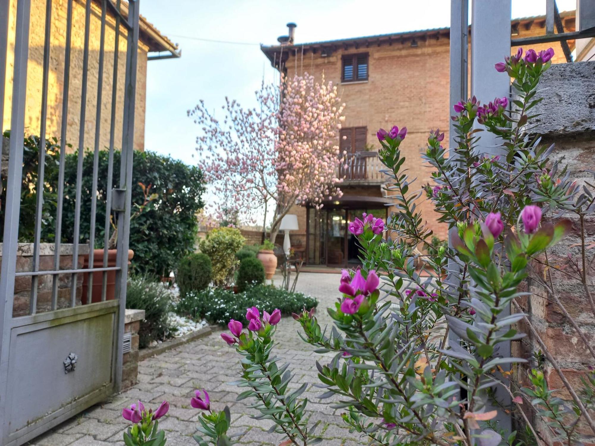 Hotel Arcobaleno Siena Exterior foto